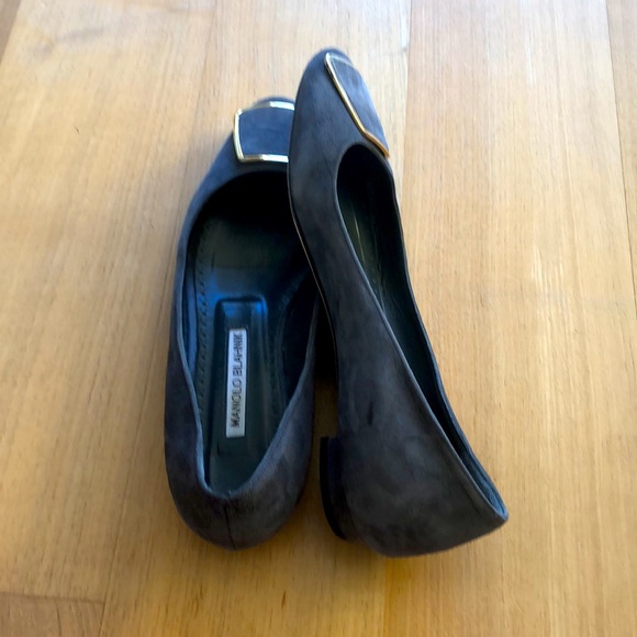 Grey manolo blahnik size 37 very good condition. Wore it 3 times - Picture 5 of 7